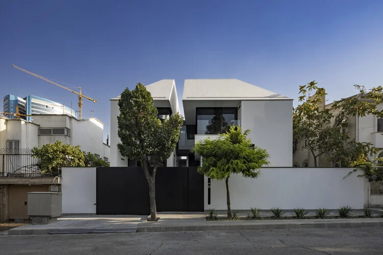 Shahrak Villa by Alireza Taghaboni: A Creative Workspace in Next Office